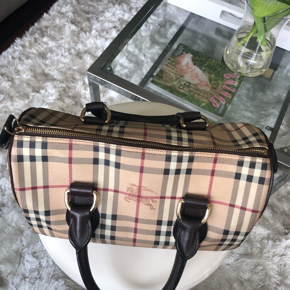 Authentic Burberry Bag - Picture 4 of 8